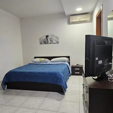 Gianni Bed & Breakfast *